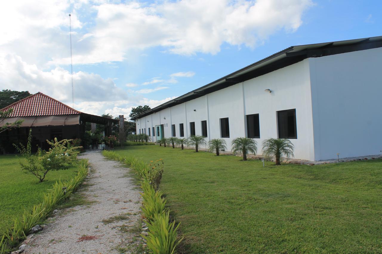 Real Primaveras Campestre Escárcega Екстериор снимка