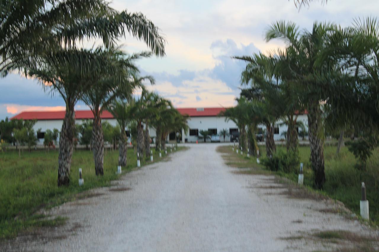 Real Primaveras Campestre Escárcega Екстериор снимка